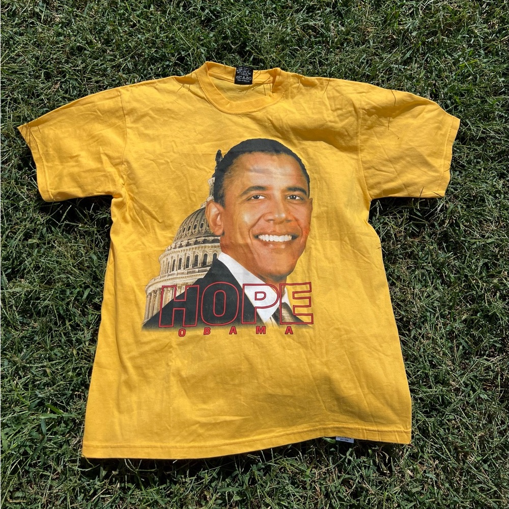 Vintage Barack Obama Hope T-Shirt Yellow size Large 2009